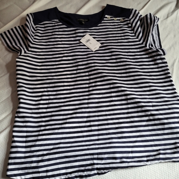 Women top - Picture 1 of 3